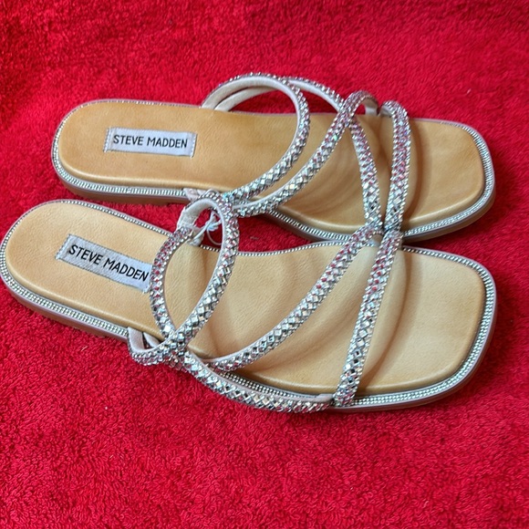Steve Madden Women’s Size 7 Sandals Slip On Silver Rhinestones Bling - NWOT - Picture 5 of 7